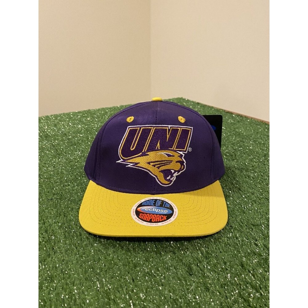 Vintage Northern Iowa Panthers hat cap snap back new purple yellow mens Y2K